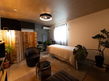 private salon manoa.