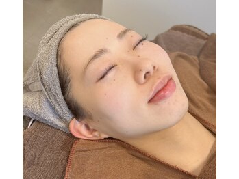 マ シェリ(ma-cherie)の写真/トーンアップした毛穴レス肌へ◎うぶ毛処理もお任せ!経験豊富なオーナーが自信の美肌ケアで透明感肌へ!
