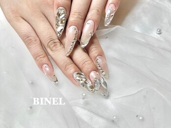 ヴィズクラブ バイ ビネル(Vi's CLUB by BINEL)の写真/シンプルな中にもトレンドを取り入れたデザインで♪大人女性にもオススメ◎長さだしメニューもご用意♪