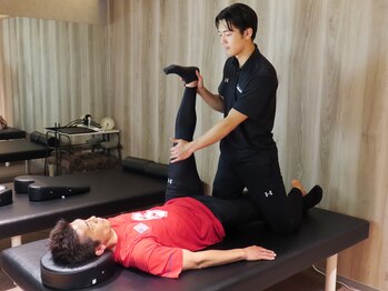 TACプレミアジム 春日後楽園/パートナーストレッチ【もも裏】