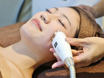 三美創ビューティースタジオ 富山店の写真/年齢とともに気になる、お顔のたるみに！お顔全体を引き締め、輪郭をキュッと引き締める集中ケア