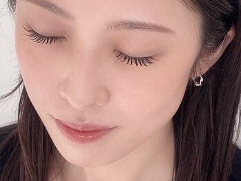 アズ(AZ)/まつエクで伏し目も美しく