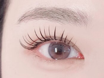 シーシー ネイル アンド アイラッシュ(CeCe Nail&eyelash)の写真/【一人一人の目に形に合わせて対応！】丁寧なカウンセリングでモチの良さにもこだわり、リピーター様多数◎