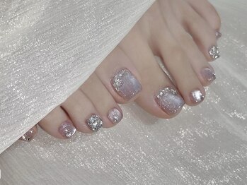 アキラネイルサロン(Akira nail salon)の写真/サンダルを履く夏におすすめ♪人気急上昇！1000色から選べるカラー豊富なフットネイルを◎