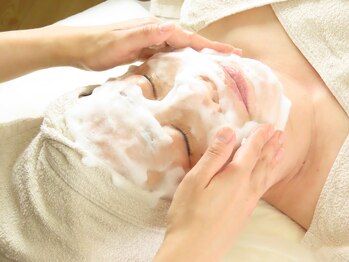 リュミエール(LUMIERE)/毛穴汚れもしっかり落とします