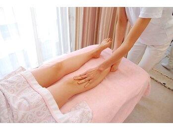 ロゼッタビューティー(Rosetta Beauty)/オイル整体でO脚矯正もできます