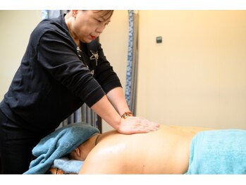 天佑整体サロン《整体・アロマリンパマッサージ・足つぼ》/【無香料オイル】池袋マッサージ