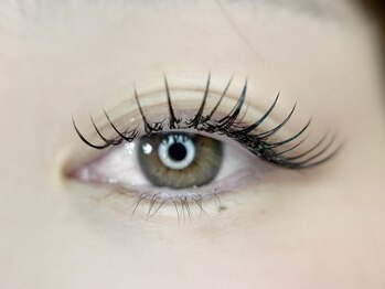 プティット シュシュ(Petit Chouchou)の写真/【バービーラッシュリフト】根元から立上げぱっちりeyeに★ボリュームが欲しいあなたにオススメ♪