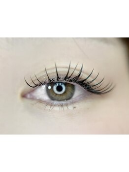 ボリュームのある目元にしたい