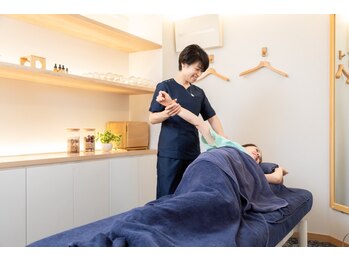 ゆめみらい漢方薬局 鍼灸院/肩可動域向上指圧