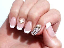 シンプルネイルにワンポイント☆