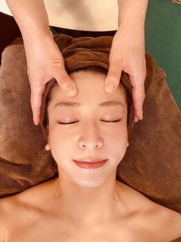 ココムーン(KoKo moon)の写真/【クリスティーナ正規取扱店】　一人一人に合った施術でお悩み解決♪ヘッドスパ付きフェイシャル◎水光肌へ