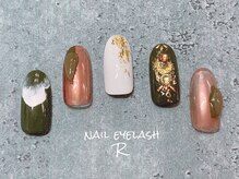 ネイルアンドアイラッシュサロンR/エスニックミラー