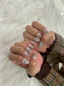 ヴィーナス(Venus)の写真/【おすすめNo.1★チップ長さだし+つけ放題¥14000☆】旬のパーツやカラー豊富にご用意◎追加料金なし！