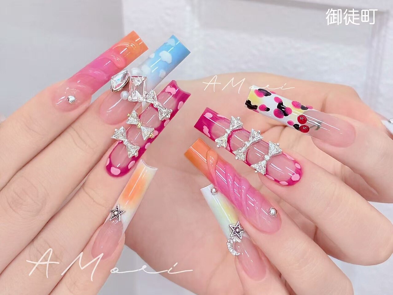 2025年-2026年冬トレンド】スーパーロングのネイルデザイン集｜人気順