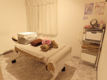 スリミア(Slimia)/店内/施術ルーム/ベッド