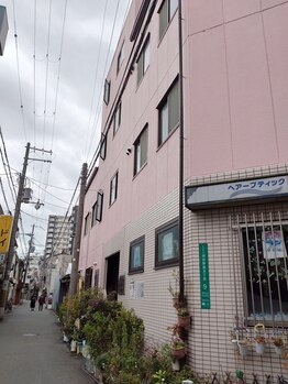 マツ(MATSU)/入口はこちら側です