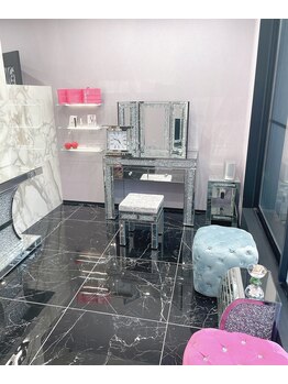 リリー(Lily)/ピカピカドレッサー