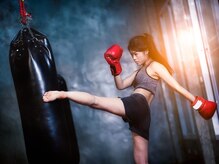 パーソナルトレーニング&キックボクシング Active麹町半蔵門店【3/1NEW OPEN(予定)】の雰囲気(キックボクシングのパーソナルレッスンで発散&シェイプアップ★)