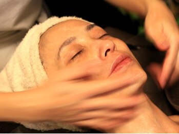 ロータス(LOTUS)/ホウレイ線も改善!予防ケアにも