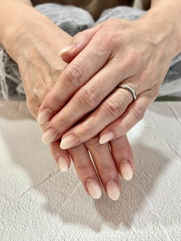 カミアンユイヤ ネイルラボ(KAMIANYUIYA Nail LAB)/ホワイトグラデーション