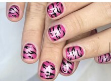 ラックス 神戸元町(LAX)/ゼブラ柄ネイル