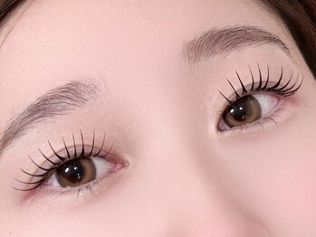 ベル(Bell)の写真/ワンホン束感エクステが得意☆トレンドの韓国風束感まつ毛も◎熟練の施術で、可愛さを引き出します♪
