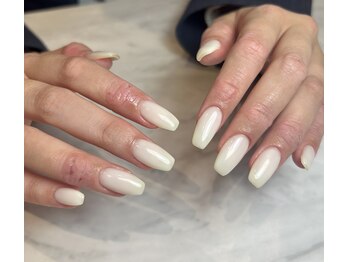 ラズワルド(Lazward)/ちゅるん＊ホワイトワンカラー