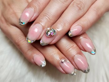 ネイルサロン ジュノ(JUNO)/ガラスフレンチ 担当ちひろ