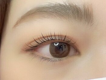 プティット シュシュ(Petit Chouchou)の写真/【眉で印象は変わる◎】骨格・表情・毛流れを見極めて、一人ひとりに本当に似合う眉を丁寧にデザイン◎