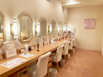 ラ パルレ 札幌本店/パウダールーム