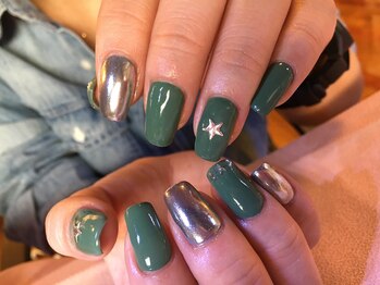 ノンブリック 楽々園店(Nomblic)/流行りのミラーネイル.♪