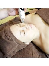 エスティ 北千住店/毛穴洗浄＆水光ジェット