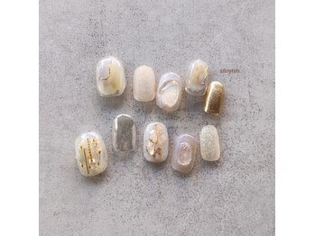 シルニー リム(Silny rim)/アシンメトリーニュアンスネイル