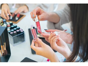 ビースタイルラボ 名古屋(be style lab)/カラー診断後にコスメ比較!