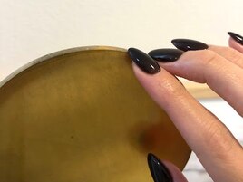 ダークブラウン