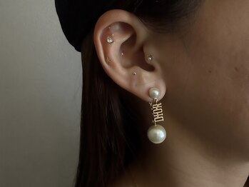 エム(eM.)/耳ツボジュエリー