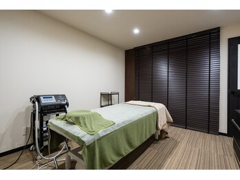 メンズサロンエヌエー(MEN'S SALON NA)/完全個室の施術室