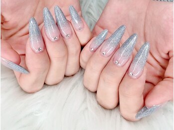 ビューティーライン 湘南台店(BEAUTY LINE)の写真/《スカルプ歴15年》薄くても折れない・浮かないモチが良いと定評!ジェルチップの長さ出しもお勧めです♪