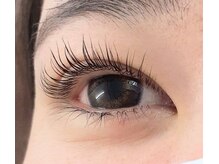 ブルーミン(Bloomin')/ふんわりカールで目力アップ