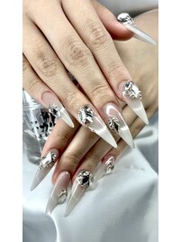 華やかちゅるんネイル