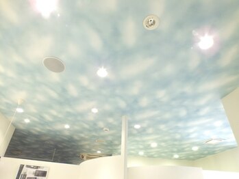 セレブヒルズ 札幌本店(Celeb Hill's)/【天井は空模様…♪】
