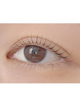 ナチュラル上品な目元にしたい