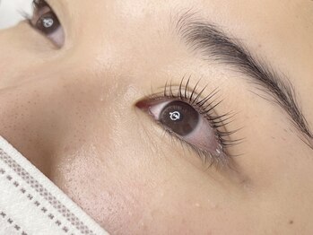 アイム(Eye’m)の写真/《ダメージレス×まつ毛パーマ》で自まつ毛を活かした、自然で上品な仕上がりを実現☆