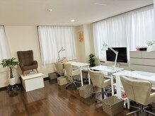 ハイネイルズ(Hi nails)の雰囲気（お子様連れでもゆったり過ごせる空間をご用意しています。）