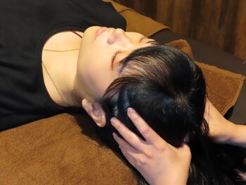 アジアンリラクゼーション ヴィラ 庚午店(asian relaxation villa)の写真/【もみほぐしとドライヘッドスパのセットメニュー】で全身の溜まった疲れがすっきり◎贅沢な時間に！