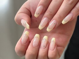 バターイエローフレンチネイル