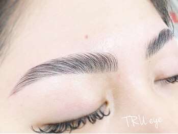 トゥルーアイ マークイズ みなとみらい店(TRU EYE)/ハリウッドブロウ