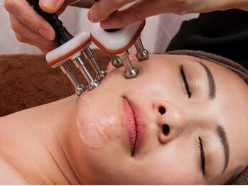 エステサロン サラ エミリー 銀座店(SARA EMILY)/フェイシャルムーヴ施術