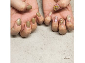 シルニー リム(Silny rim)/アシンメトリーニュアンスネイル